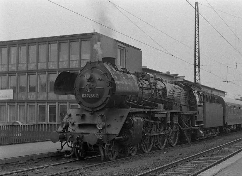 DB 03 2256-0 in Magdeburg Bild 01